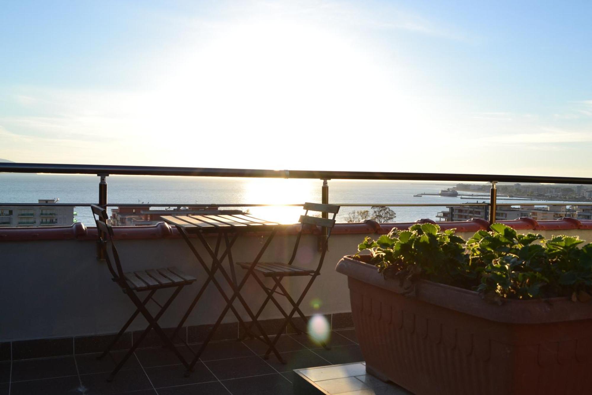 Seaview Penthouse Terrace & Garage Apartment Vlorë Екстериор снимка