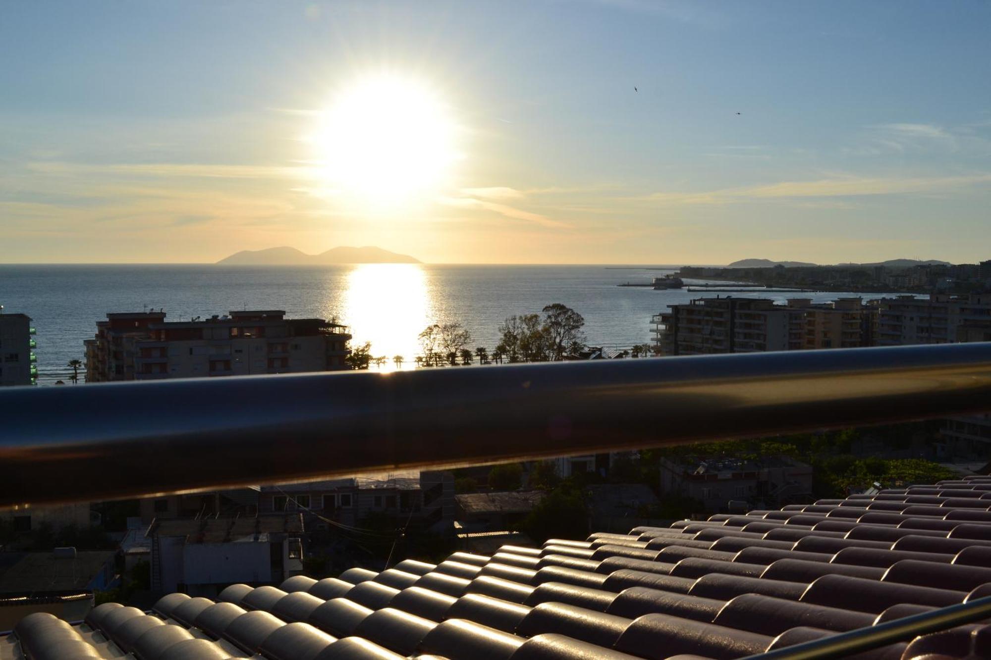 Seaview Penthouse Terrace & Garage Apartment Vlorë Екстериор снимка